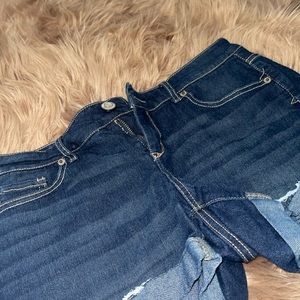Aero Size 8 Jean Shorts💙